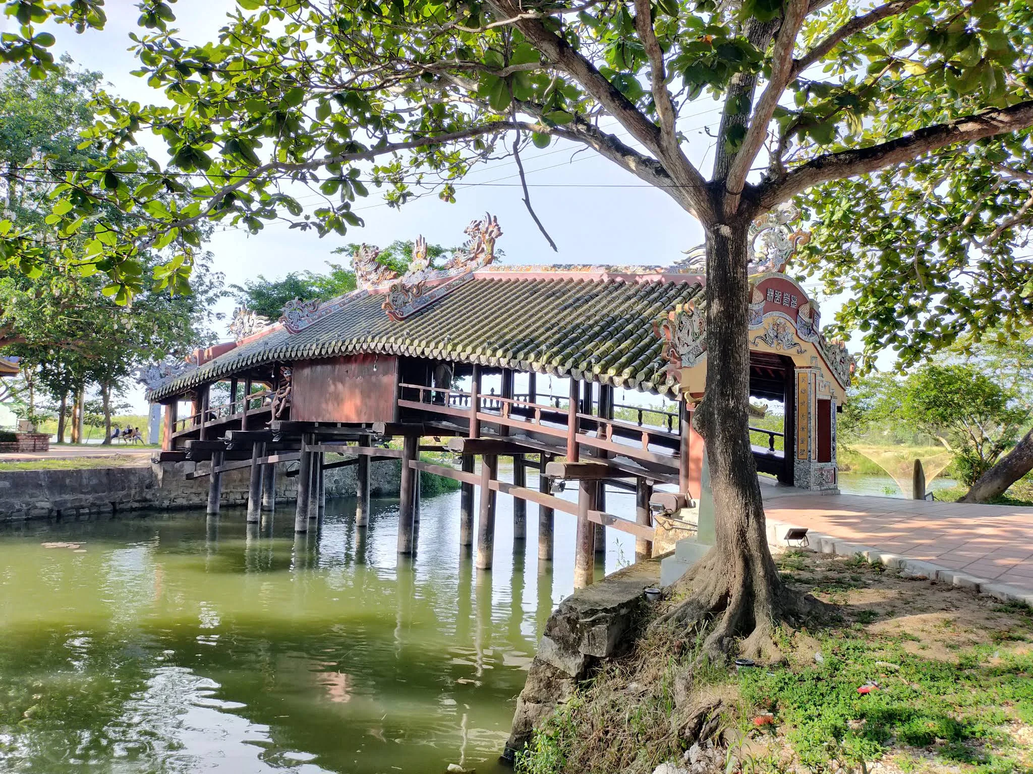 Cầu ngói Thanh Toàn